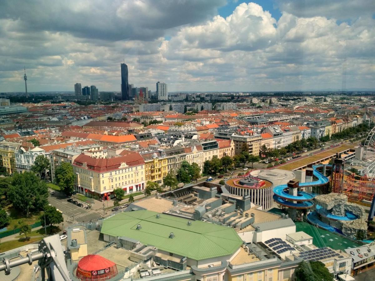 Center ! 3 Stops Away From The Center Of Vienna! Buitenkant foto